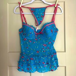 Vintage Y2K Victoria’s Secret Embroidered Floral Camisole and Thong Set - Size L